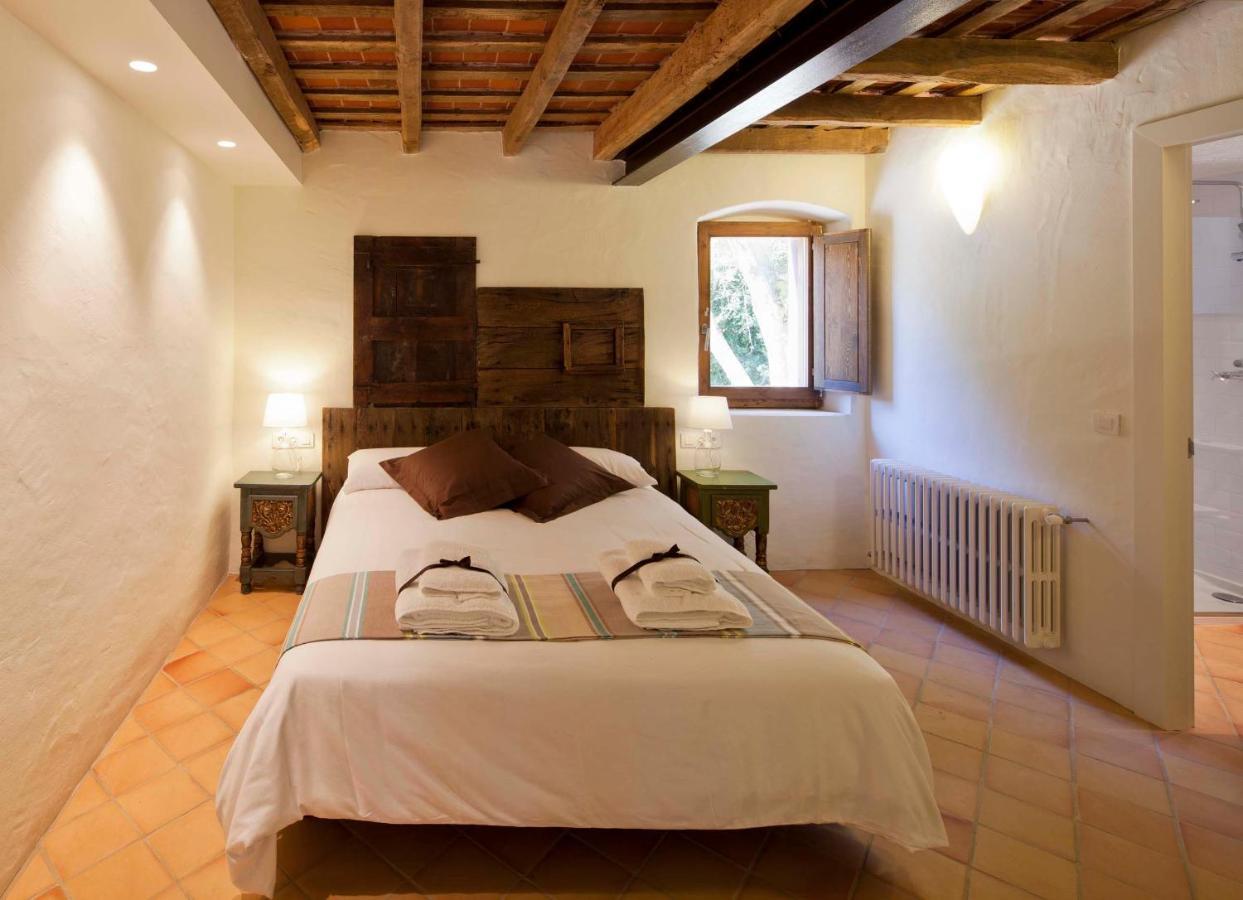 B&B La Rectoria De Sant Miquel De Pineda Sant Felíu de Pallarols Exterior foto